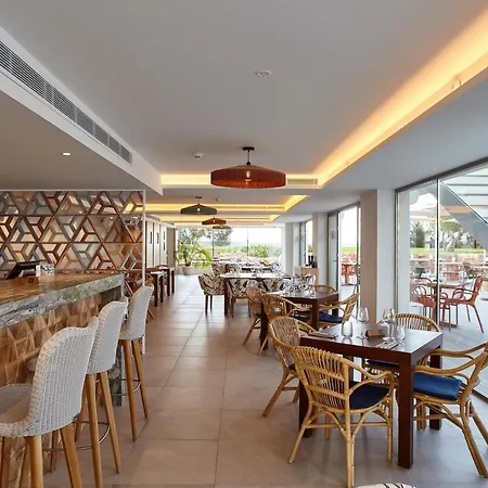 Salia شقة فندقية 4*