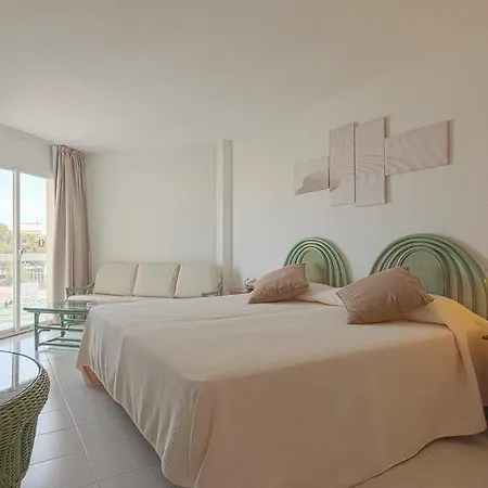 Salia شقة فندقية 4*